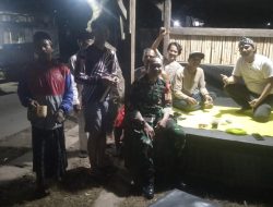 Melalui Komsos, Babinsa Ajak Warga Siskamling