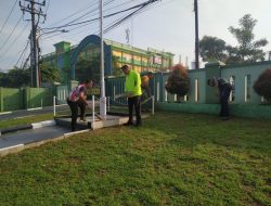 Anggota Koramil 14/Panongan Laksanakan Jumat Bersih Di Lingkungan Makoramil