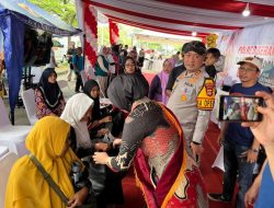 Hari Bhayangkara Ke-79, Polres Serang Salurkan 70 Paket Sembako Pada Warga