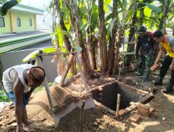 TNI dan Warga Bangun Jambanisasi di Cikerei Dalam Program TMMD ke-125 Kodim 0623/Cilegon