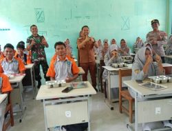 Danramil 0602-07/Waringinkurung Bersama Camat Waringinkurung Hadiri Peluncuran Program Makan Bergizi Gratis 