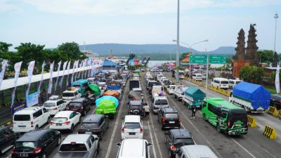 _Pergerakan Kendaraan H-4 Meningkat, 25.105 Unit Menyeberang dari Bali ke Jawa